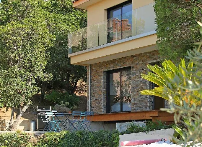 Vue Mer, Piscine Chauffee, Tennis Porticcio (Corsica)