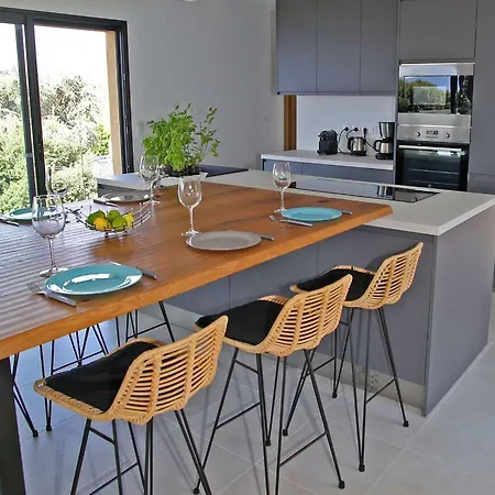 Vue Mer, Piscine Chauffee, Tennis Porticcio (Corsica)